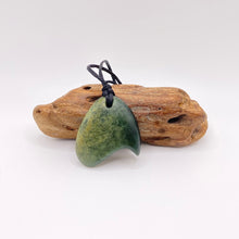 Load image into Gallery viewer, Marsden Flower Jade Pendant