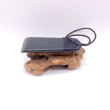 Load image into Gallery viewer, Large Cross-bound Toki Pendant