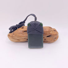 Load image into Gallery viewer, Wide Kawakawa Cross-bound Toki Pendant