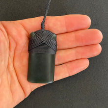 Load image into Gallery viewer, Wide Kawakawa Cross-bound Toki Pendant