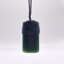 Load image into Gallery viewer, Wide Kawakawa Cross-bound Toki Pendant