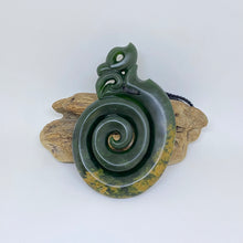 Load image into Gallery viewer, Putiputi Manaia with Koru Tail no