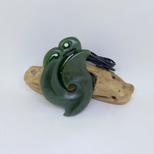 Load image into Gallery viewer, Kawakawa Manaia Pendant