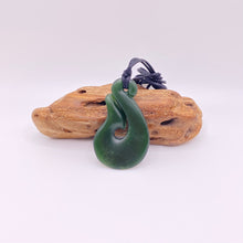 Load image into Gallery viewer, Putiputi Hei Matau Pendant