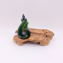 Load image into Gallery viewer, Putiputi Hei Matau Pendant