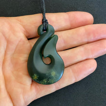 Load image into Gallery viewer, Putiputi Hei Matau Pendant