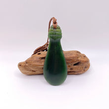 Load image into Gallery viewer, Pounamu Mere Pendant