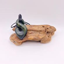 Load image into Gallery viewer, Putiputi Single Pikorua Twist Pendant
