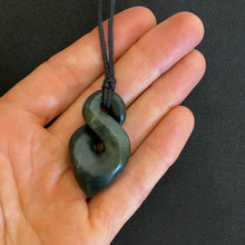 Load image into Gallery viewer, Putiputi Single Pikorua Twist Pendant