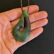Load image into Gallery viewer, Ridge-bound Hei Matau Pendant