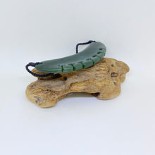 Load image into Gallery viewer, Pounamu Breastplate
