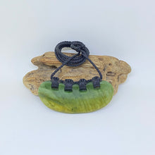 Load image into Gallery viewer, Raukaraka Ridge-bound Breastplate