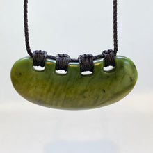 Load image into Gallery viewer, Raukaraka Ridge-bound Breastplate