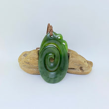 Load image into Gallery viewer, Kawakawa Manaia with Koru Tail