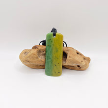Load image into Gallery viewer, Raukaraka Toki Pendant
