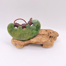 Load image into Gallery viewer, Putiputi Ridge bound Breastplate