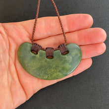 Load image into Gallery viewer, Putiputi Ridge bound Breastplate