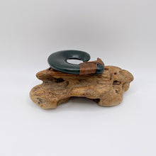 Load image into Gallery viewer, Marsden Pounamu Snood Bound Hei Matau pendant