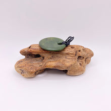 Load image into Gallery viewer, Kawakawa Porohita Pendant