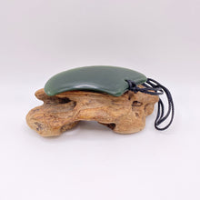 Load image into Gallery viewer, Putiputi Shark Tooth Pounamu Pendant