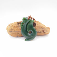 Load image into Gallery viewer, Kawakawa Manaia Pendant