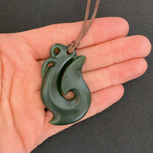 Load image into Gallery viewer, Kawakawa Manaia Pendant