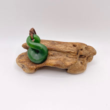 Load image into Gallery viewer, Kawakawa Single Pikorua / Twist Pendant