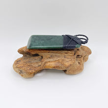 Load image into Gallery viewer, Kokopu Cross-bound Toki Pendant