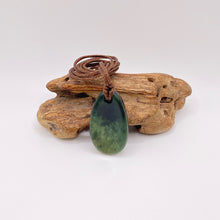 Load image into Gallery viewer, Putiputi - Flower Jade Roimata Pendant