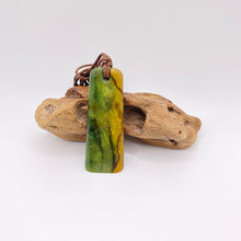 Load image into Gallery viewer, Raukaraka Toki Pendant