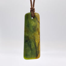 Load image into Gallery viewer, Raukaraka Toki Pendant