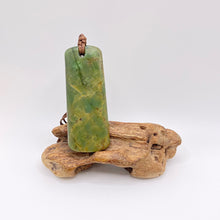 Load image into Gallery viewer, Putiputi Toki Pendant