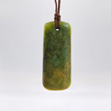 Load image into Gallery viewer, Flower Jade Toki Pendant