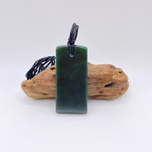 Load image into Gallery viewer, Large Kawakawa Toki Pendant