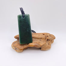 Load image into Gallery viewer, Large Kawakawa Toki Pendant