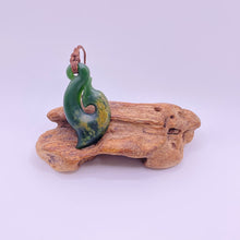 Load image into Gallery viewer, Putiputi Hei Matau Pendant