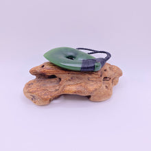 Load image into Gallery viewer, Kawakawa Pounamu Snood Bound Hei Matau Pendant