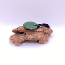 Load image into Gallery viewer, Kawakawa Porohita Pendant