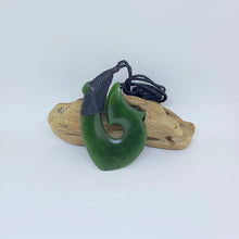 Load image into Gallery viewer, Kawakawa Pounamu Snood Bound Hei Matau Pendant