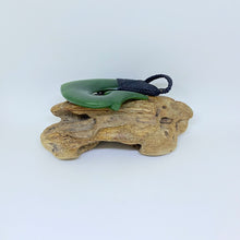 Load image into Gallery viewer, Kawakawa Pounamu Snood Bound Hei Matau Pendant