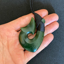 Load image into Gallery viewer, Kawakawa Pounamu Snood Bound Hei Matau Pendant
