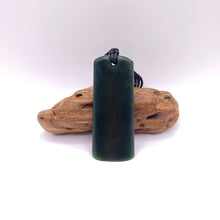 Load image into Gallery viewer, Large Kawakawa Toki Pendant