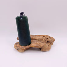 Load image into Gallery viewer, Large Kawakawa Toki Pendant