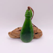Load image into Gallery viewer, Kahurangi Mere Pendant