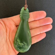 Load image into Gallery viewer, Kahurangi Mere Pendant