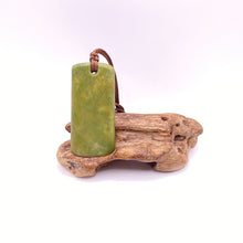 Load image into Gallery viewer, Raukaraka Toki Pendant