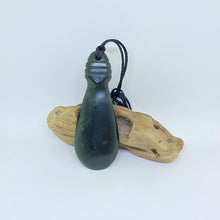 Load image into Gallery viewer, Kawakawa Mere Pendant