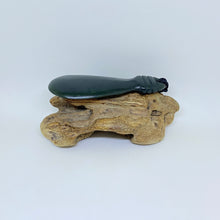 Load image into Gallery viewer, Kawakawa Mere Pendant