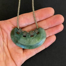 Load image into Gallery viewer, Putiputi Breastplate