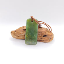Load image into Gallery viewer, Putiputi Toki Pendant